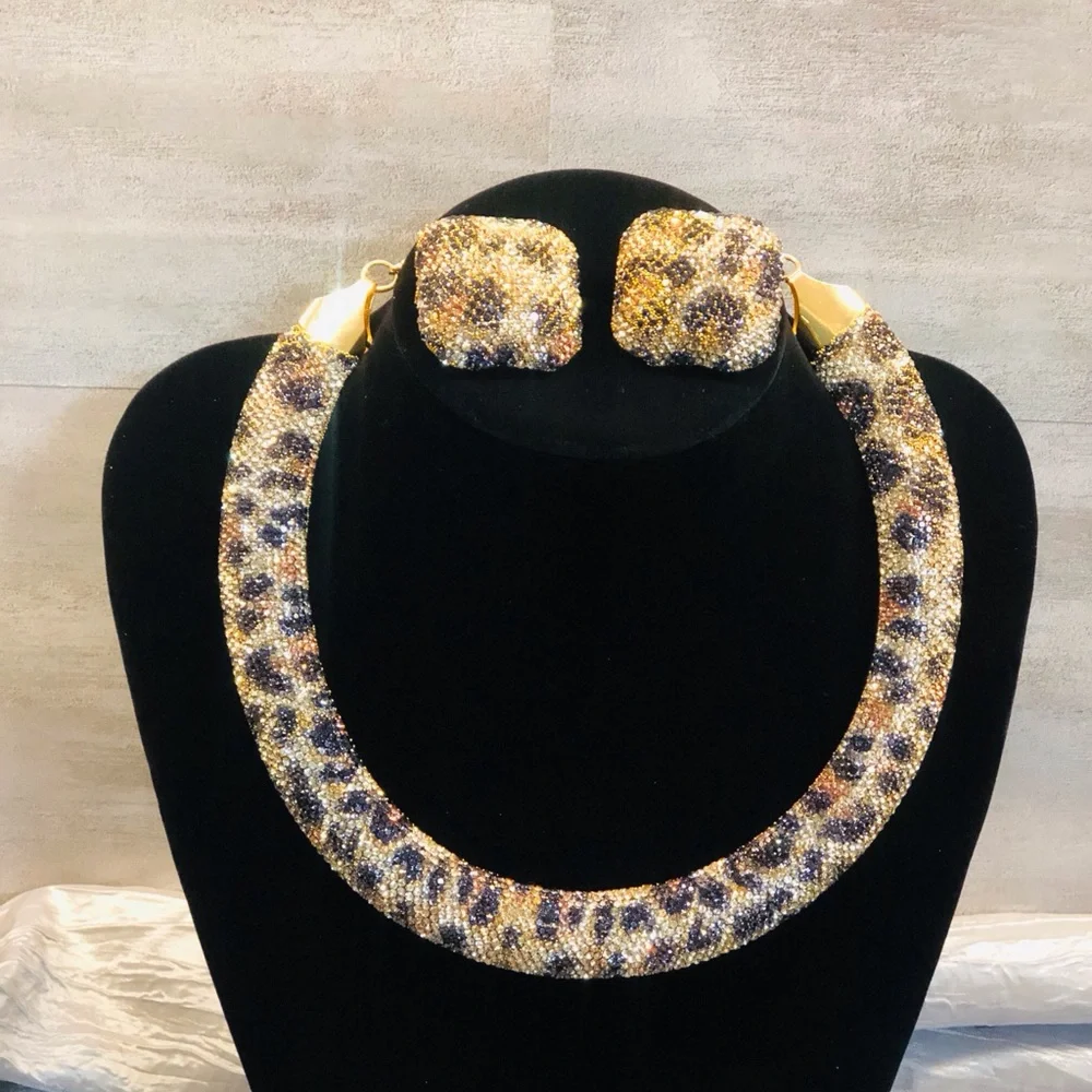 Leopard Print Bling Gold and Black Jewelry Set - Picture 11 of 14
